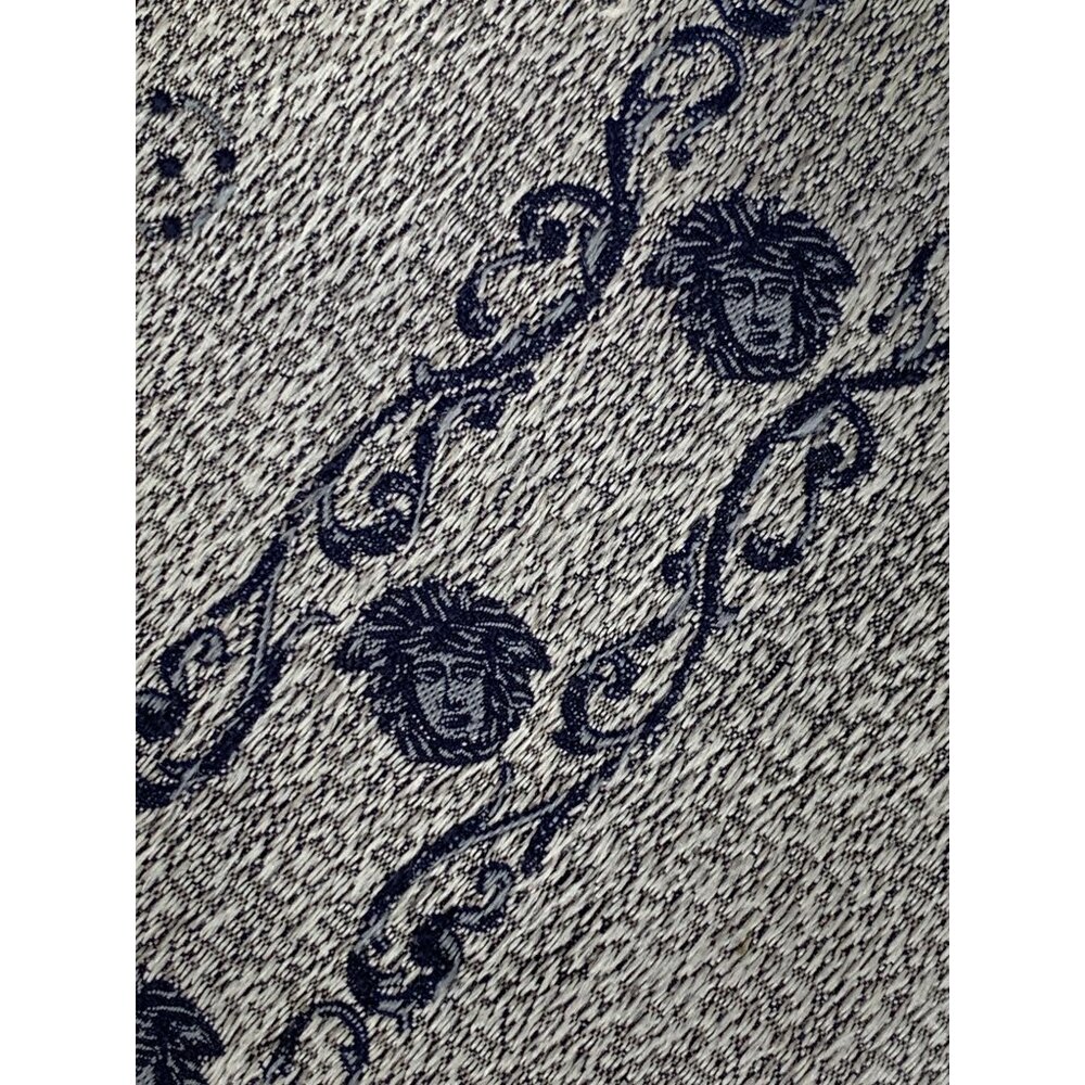 Mens Vintage Gianni Versace Neck Tie Grey Silk Medusa Logo Italy EUC 6836 - Picture 3 of 10